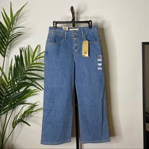 Levi’s Wide Leg Jeans